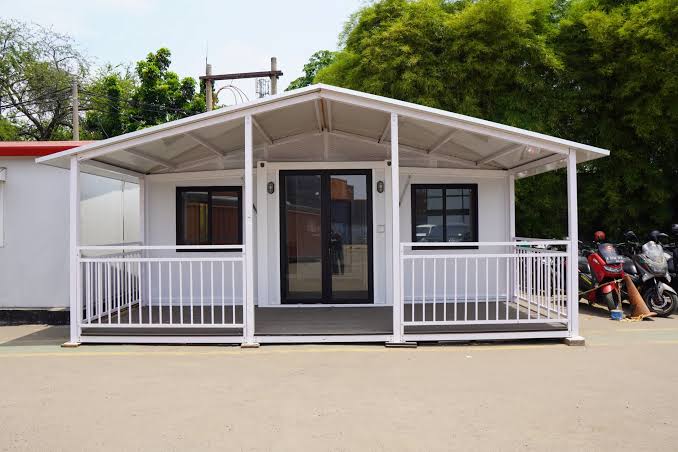 Eco-Modular Homes: Rumah Prefabrikasi Pintar yang Bisa Dibongkar Pasang dan Mandiri Energi!